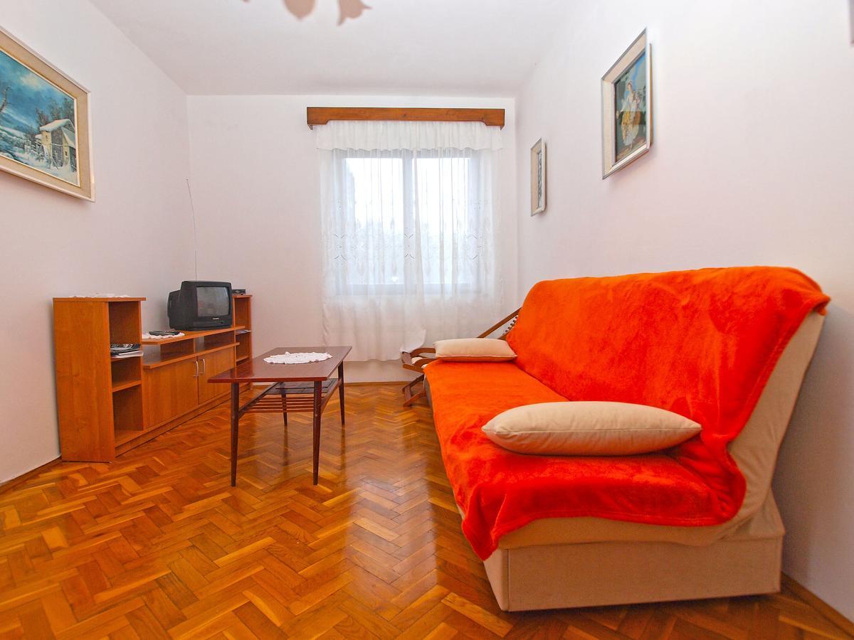 Apartments Dvorine 1210 Banjole Exterior photo